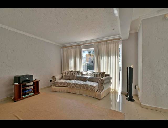 3 BEDROOM CLUSTER FOR SALE IN GLENVISTA